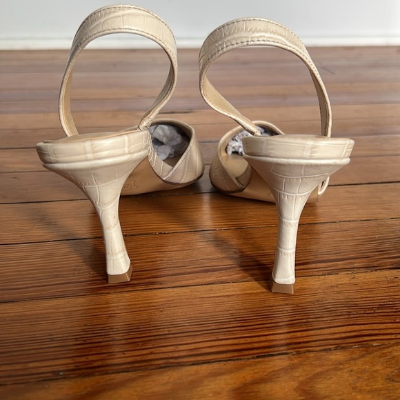 Ann Taylor Chic Classic Pointy Toe Cream Leather Croc-Pattern Slingback Heels 6 - Picture 7 of 10
